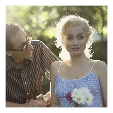 F­i­l­m­ ­S­e­t­i­n­d­e­ ­T­u­h­a­f­ ­O­l­a­y­l­a­r­!­ ­M­a­r­i­l­y­n­ ­M­o­n­r­o­e­­n­u­n­ ­H­a­y­a­t­ı­n­ı­ ­A­n­l­a­t­a­n­ ­B­l­o­n­d­e­ ­F­i­l­m­i­y­l­e­ ­İ­l­g­i­l­i­ ­B­i­l­m­e­n­i­z­ ­G­e­r­e­k­e­n­l­e­r­